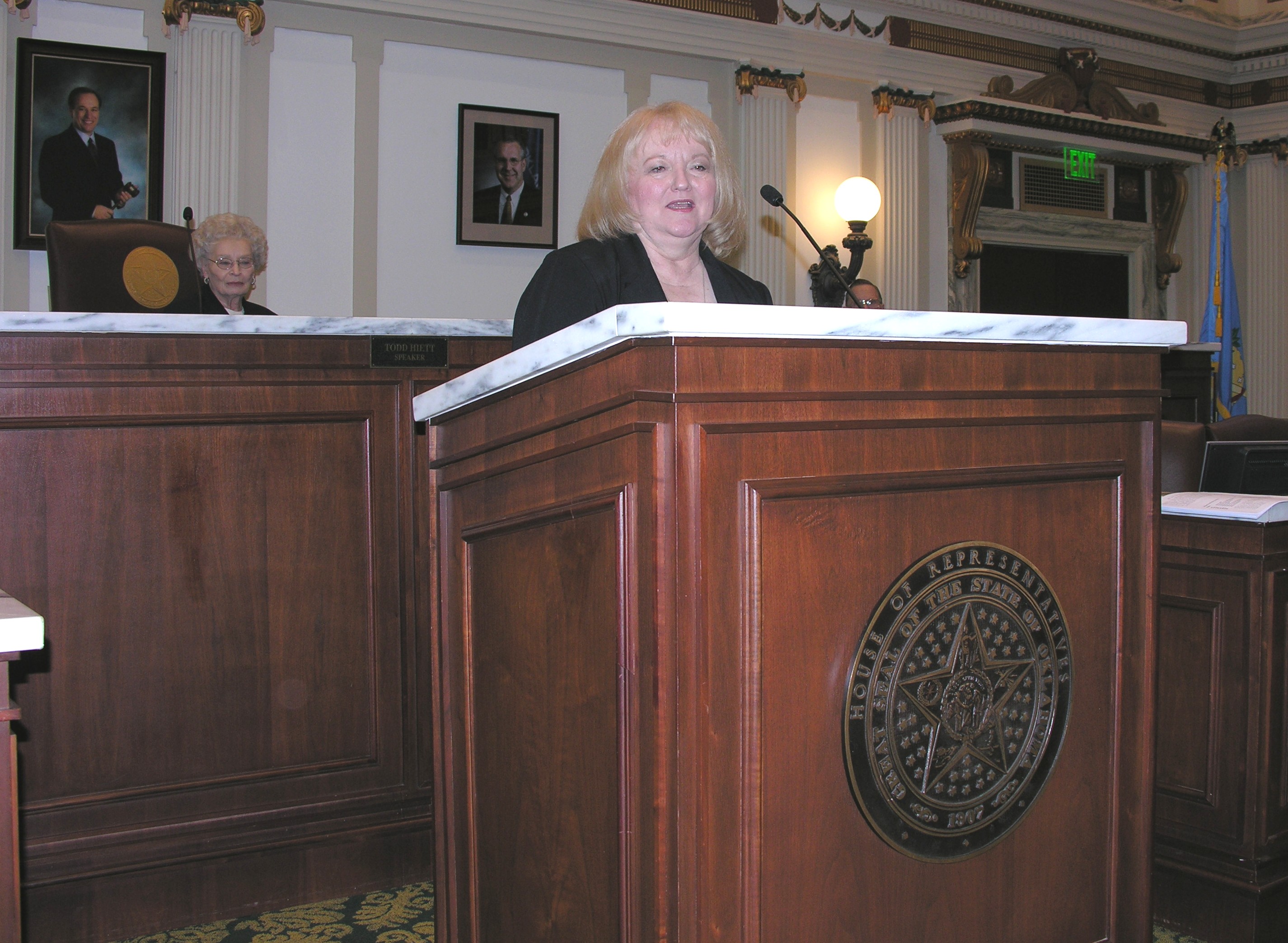 Senator Leftwich addresses the Oklahoma Silver Haired Legislature on creating an aging agency.