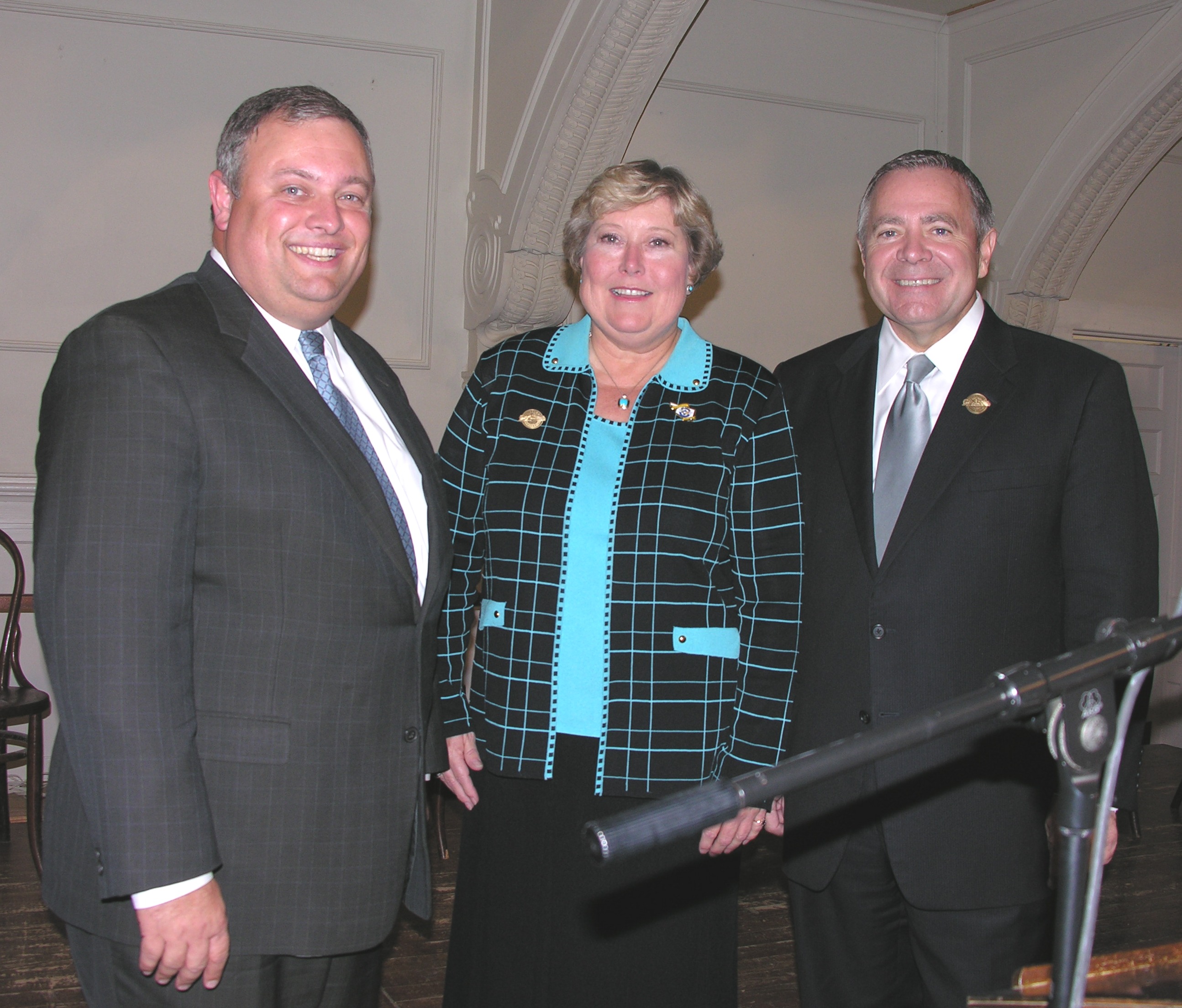 Senate Co-Pro Tem Glenn Coffee, Lt. Gov. Jari Askins and Senate Pro Tem Mike Morgan.