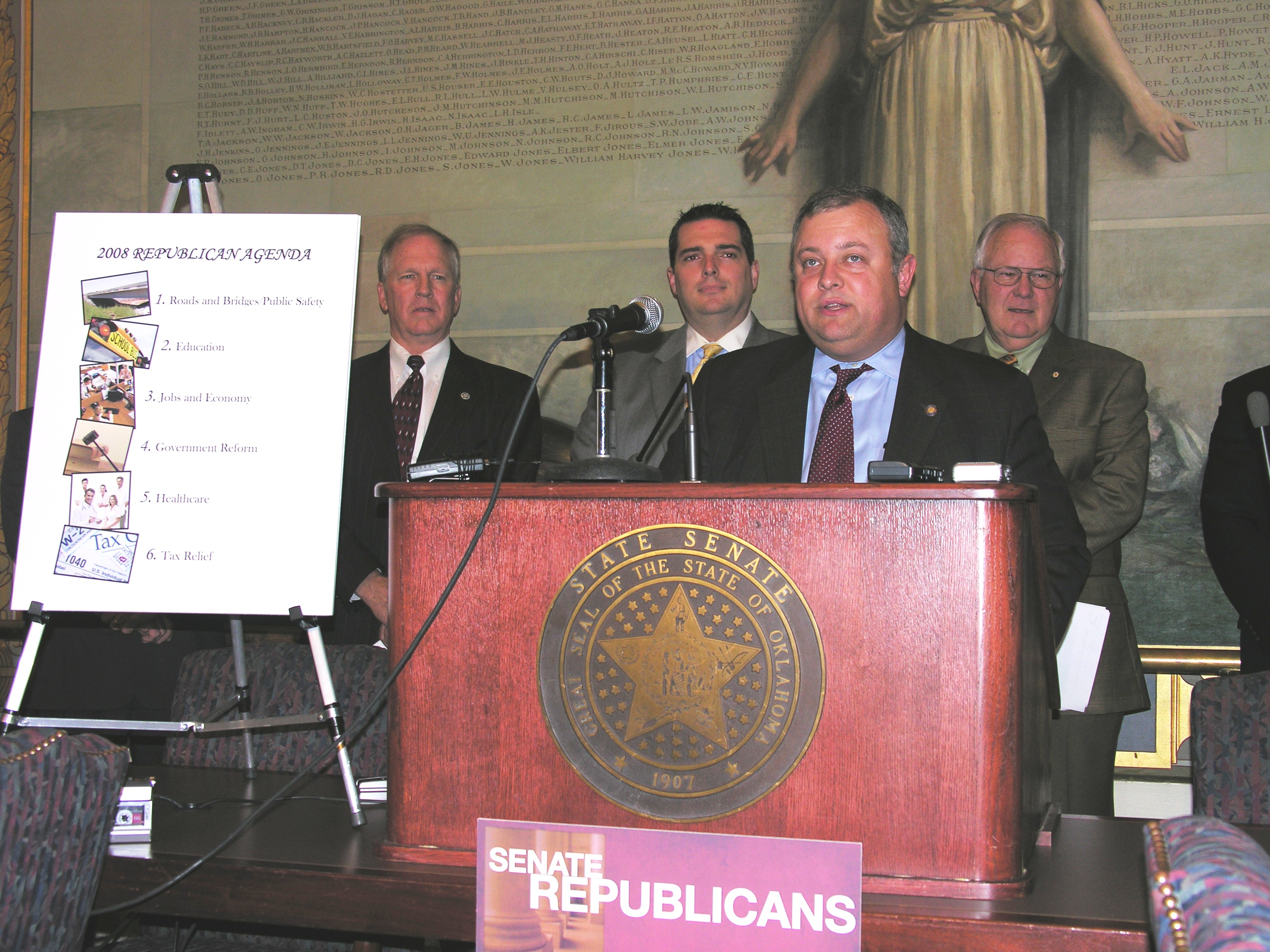 Senate Co-President Pro Tem Glenn Coffee, flanked by Senate Republicans, announces the 2008 Republican agenda.